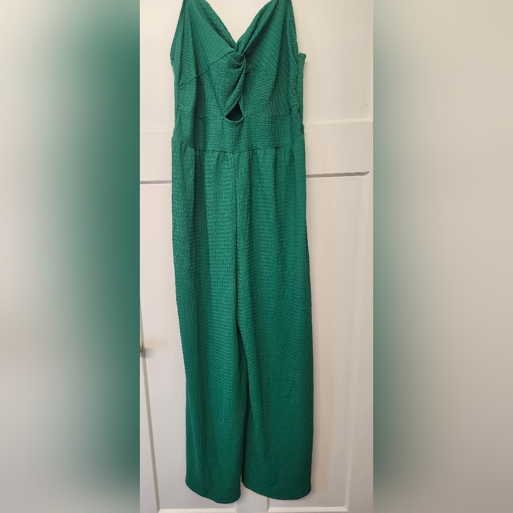 Green Textured Wide-Leg Pants